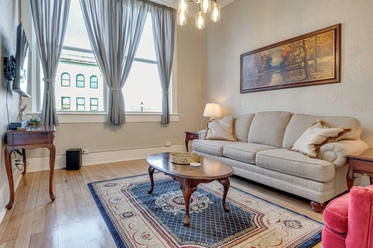 1 Bedroom Apartment