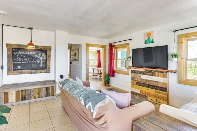 2 Bedrooms Cottage