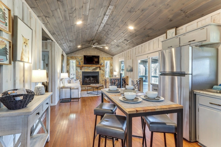 3 Bedrooms Cottage with balcony