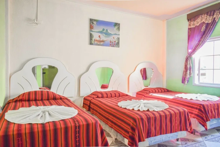 Standard Triple room