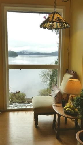 Dolphin House Bed and Breakfast