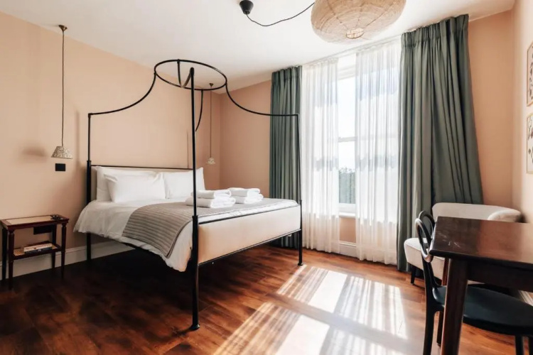 Redland Suites - Apartment 5