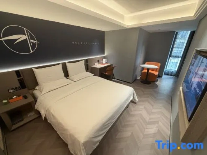 Standard Double room with city view