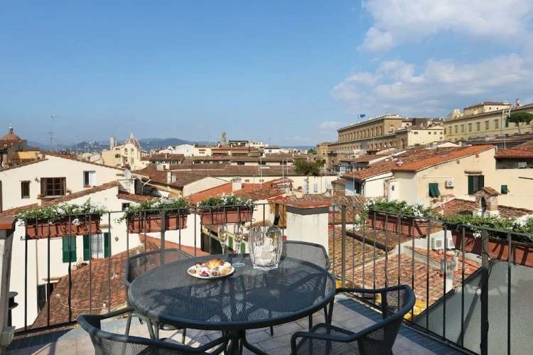 2 Bedrooms Apartment with balcony and with city view