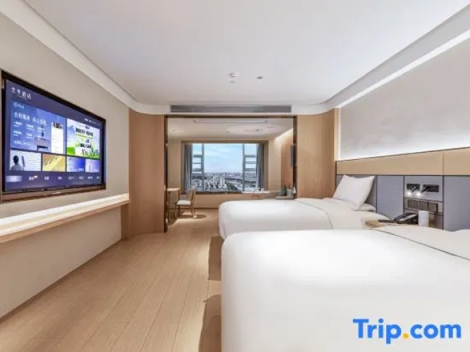Standard Twin room with river view