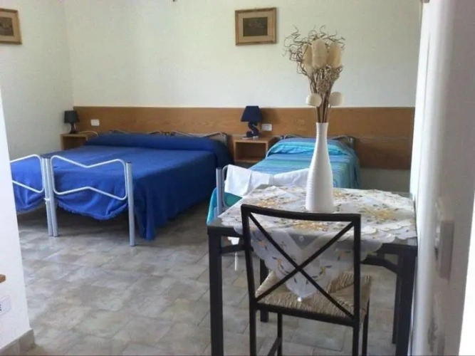 Standard Triple room