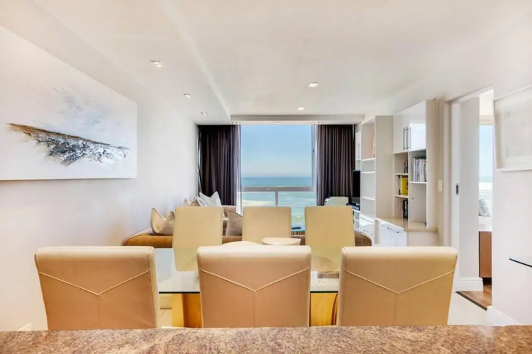 Clifton Apartment w Direct Beach Access Marella