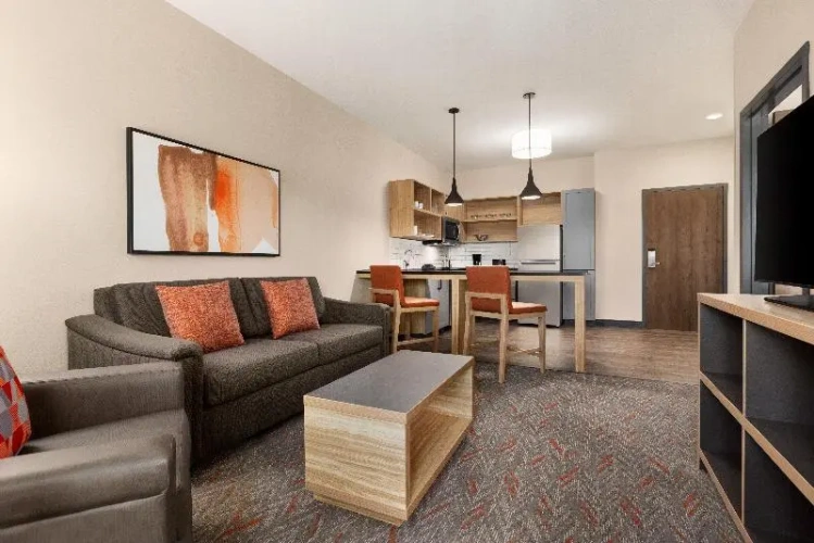 1 Bedroom Quadruple Suite