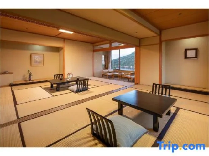 Deluxe room with lake view