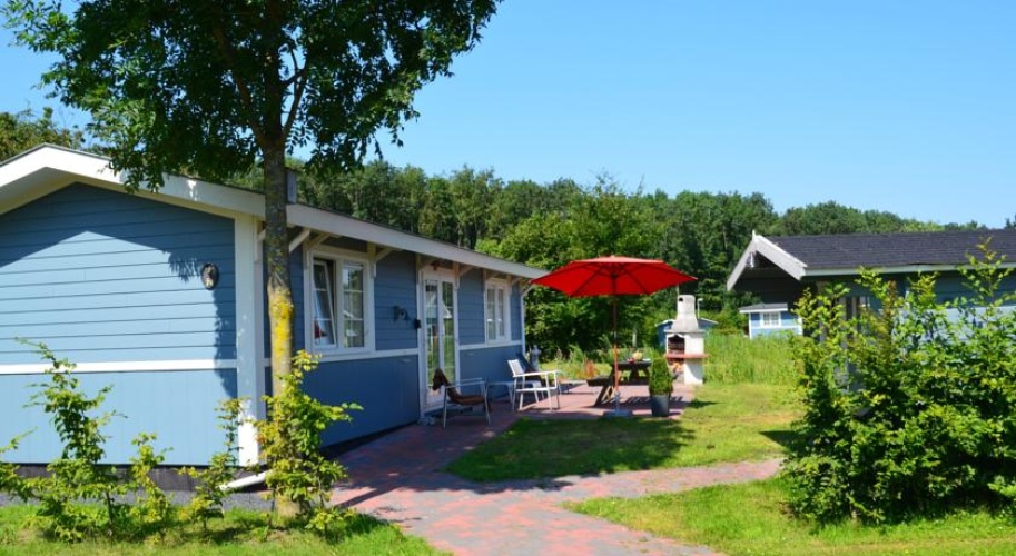 Bungalow Aquila ( Nudists Only and Only for Leisure)