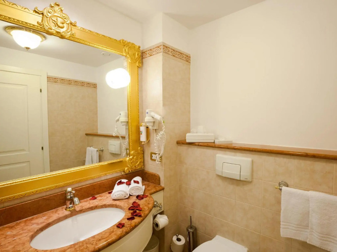 Gardaland Hotel