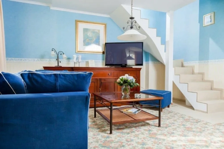 Standard Quadruple Family room