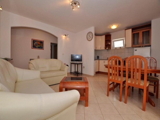 2 Bedrooms Comfort Apartment with balcony and with sea view