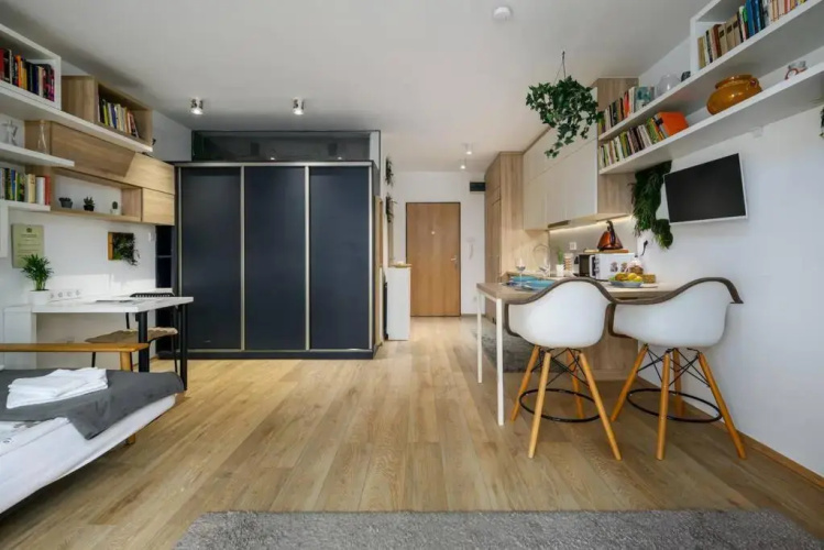 Designer City Studio w/XL balcony