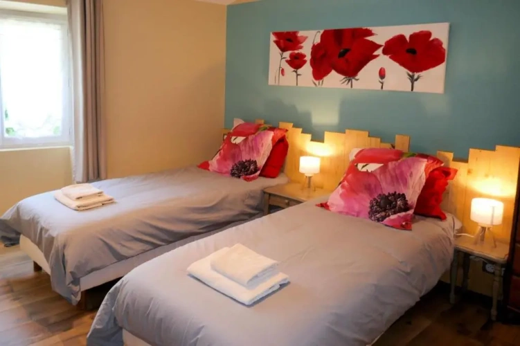 4 Bedrooms Cottage