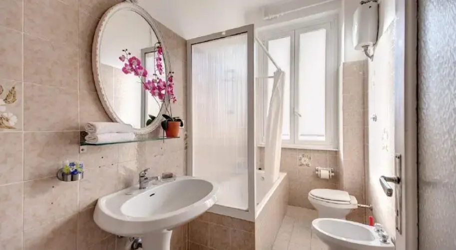 Rhome Apartments Giuliana