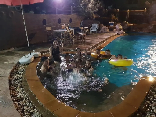 Ruysuk Hotel & Swimming Pool