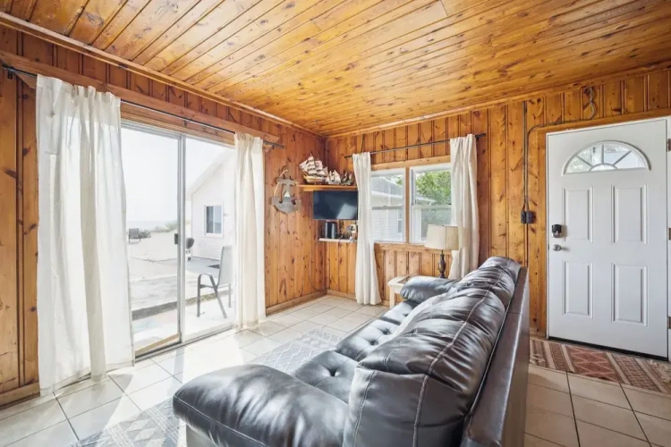 2 Bedrooms Standard Family room beachfront