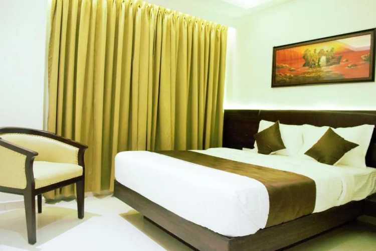 Hotel Prowell Crown