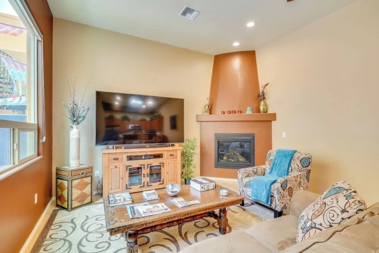 2 Bedrooms Apartment