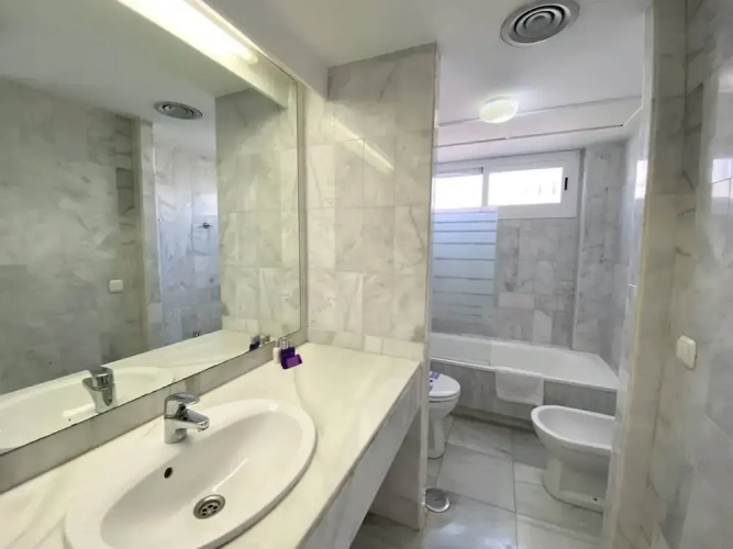 House Pauline 3 bed Poolside Private Garden M-5