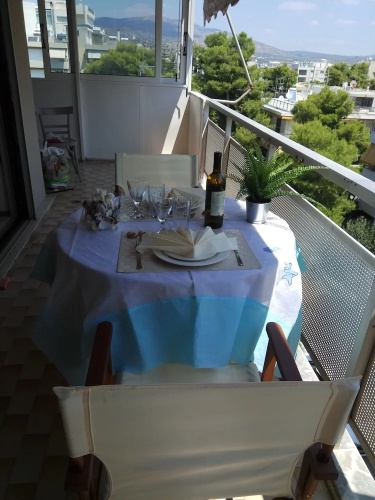 Top floor cozy apartment near the beach
