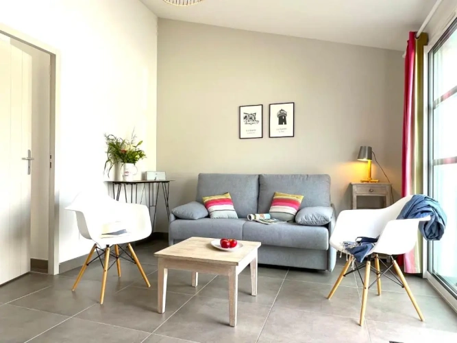 2 Bedrooms Villa