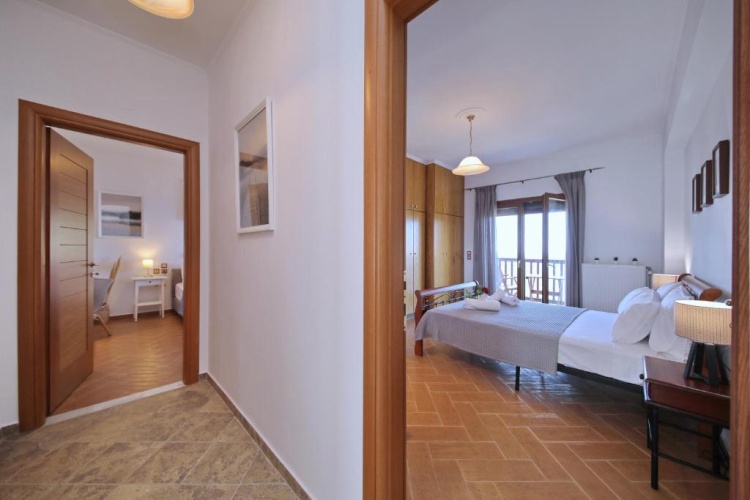 2 Bedrooms Villa