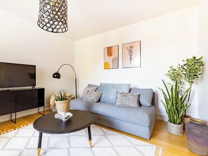 3 Bedrooms Apartment with balcony and with garden view