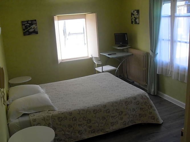 Standard Triple room with view