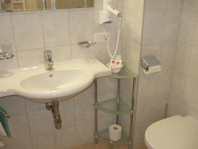 3 Bedrooms Apartment