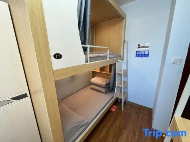 Bed in Dorm
