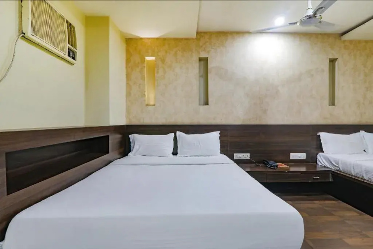 FabHotel Silver Grand By Shelter