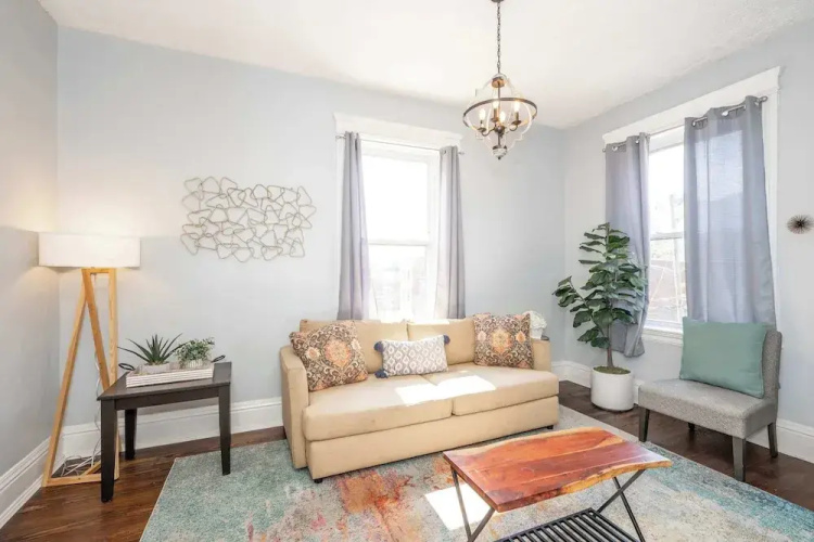 Queen City Suites 2 For 4