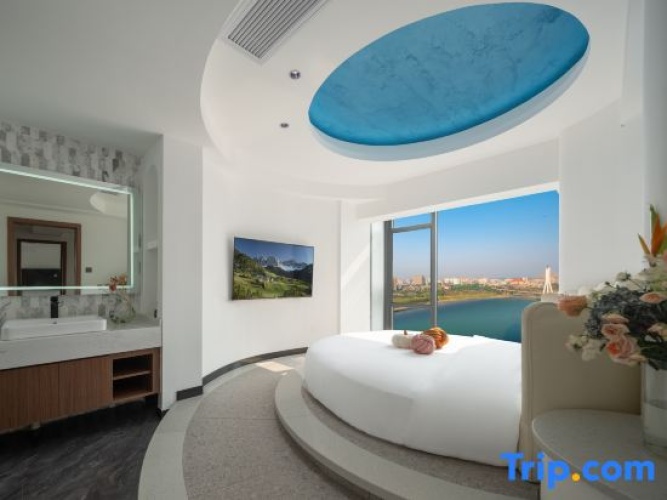 Suite with river view