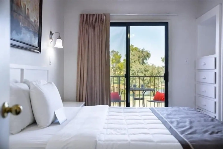 1 Bedroom Apartment with balcony