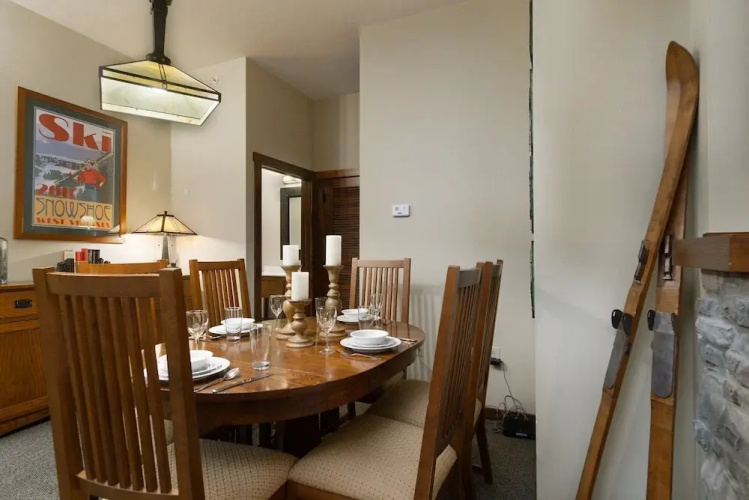 Soaring Eagle #406: 2 Bedrooms, 2 Full Baths: Slope Side, Hot Tubs. Underground Parking