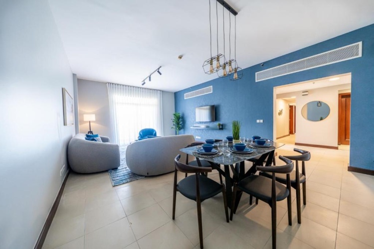 3 Bedrooms Apartment