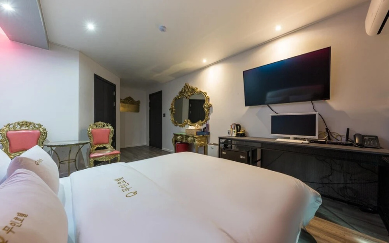 Gongju Q Hotel