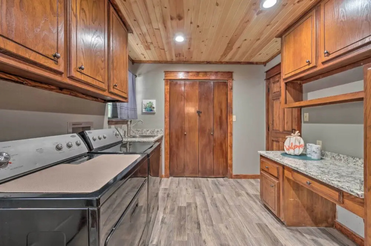 Lavish Broken Bow Home on 6 Acres w/ Hot Tub!