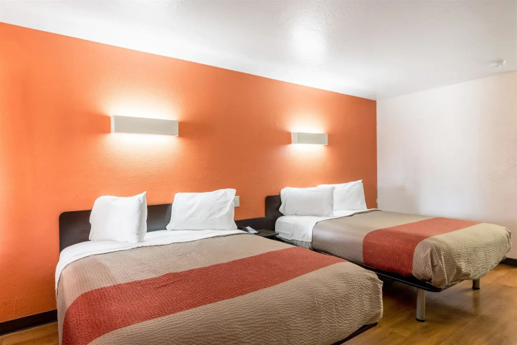 Motel 6 Seguin, TX