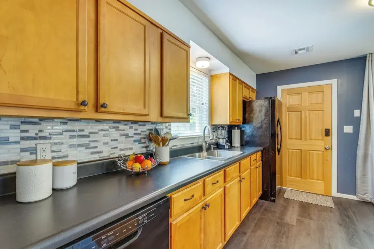 Pet-friendly Pensacola Home w/ Sunny Backyard!