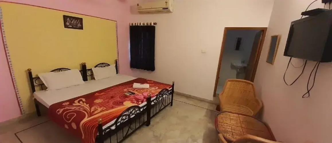 Hotel Ishwar Palace