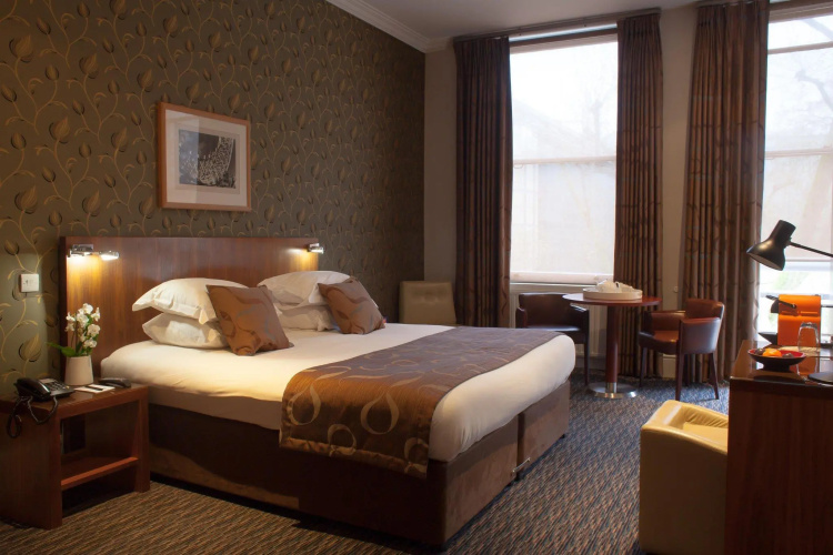 54 Queens Gate Hotel
