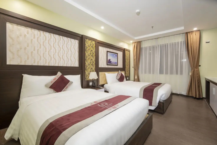 Me Q Beach Hotel & Apartment
