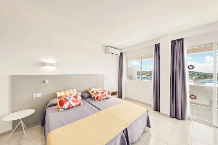 Studio with sea view