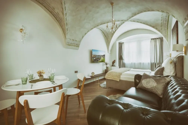2 Bedrooms Deluxe Apartment