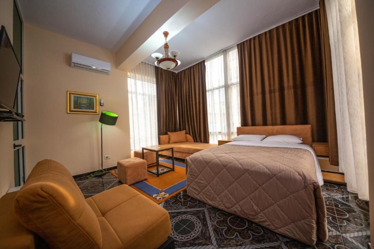 Superior Triple room with view