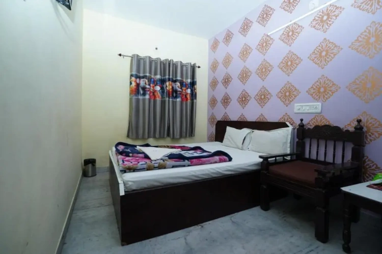 Standard Triple room