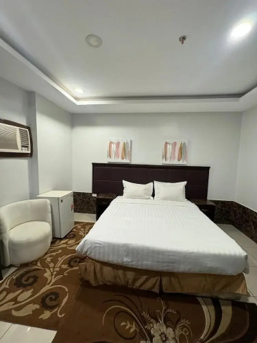 Al Thanaa Al Raqi Serviced Apartments